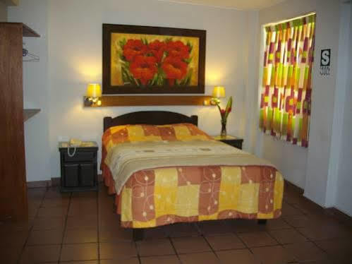 Hospedaje Dimar Inn ลิมา ภายนอก รูปภาพ